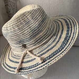 Tommy Bahama Navy and Cream Woven straw sun Hat 👒